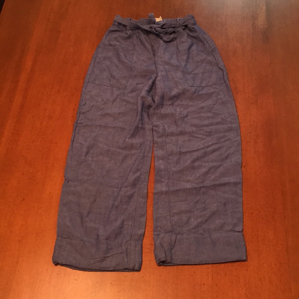 Juniors Capri Navy “Paperbag” Pants